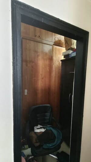 Study Room in 2.5 BHK Apartment at Amrapali Zodiac, Sector 120 – for Rent
