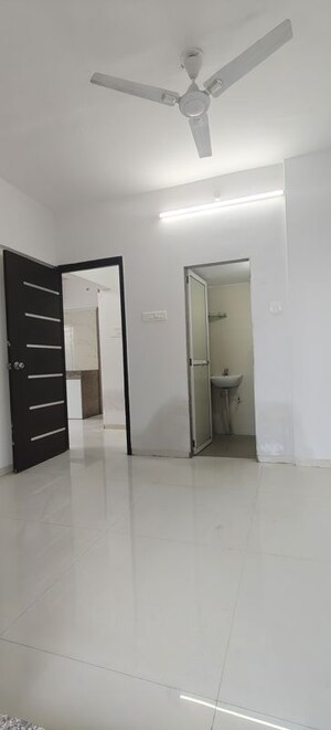 Master Bedroom in 2 BHK Apartment at Vinay Nagar – for Rent