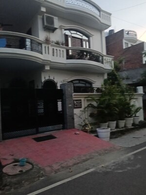 4 BHK Independent House For Sale in Jankipuram