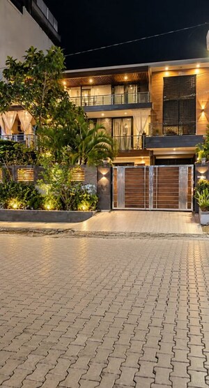 4 BHK Independent House For Rent in Canal Road
