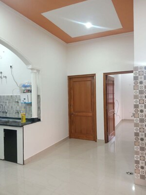 Room in 4 BHK Independent House at Canal Road – for Rent