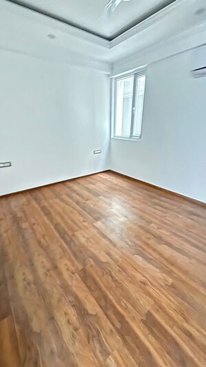 Room in 3 BHK Apartment at Nh 8 – for Rent