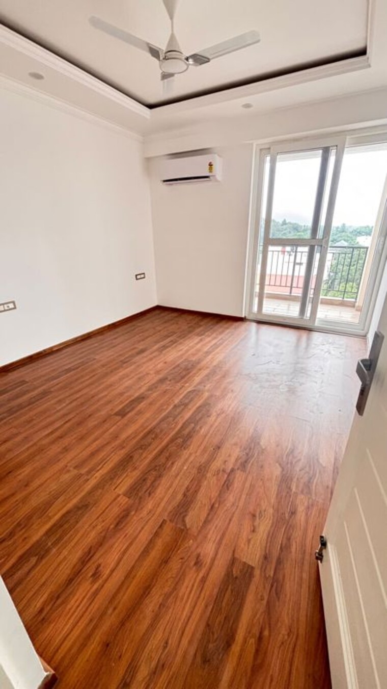 Room, nh 8 3 Bedroom 2700 Sq.Ft. Apartment In Nh 8 Dharuhera 10681237