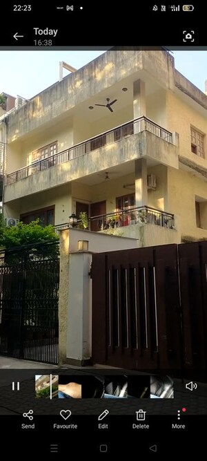 4 BHK Builder Floor For Sale in Anand Lok
