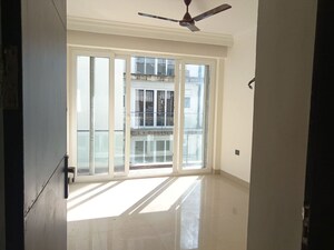 Room in 4 BHK Apartment at Sahastradhara Road – for Rent