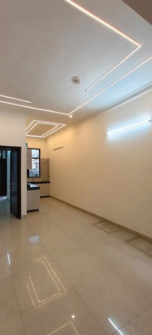 Room in 3.5 BHK Independent House at Sector 26 – for Rent