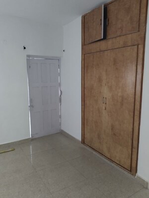 Room in 3 BHK Independent House at Sector 21 – for Rent