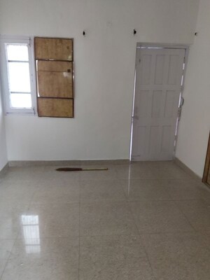 Room in 3 BHK Independent House at Sector 21 – for Rent