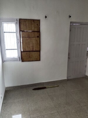 Room in 3 BHK Independent House at Sector 21 – for Rent