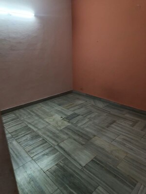 Room in 2 BHK Apartment at Shipra Suncity, Vaibhav Khand – for Rent
