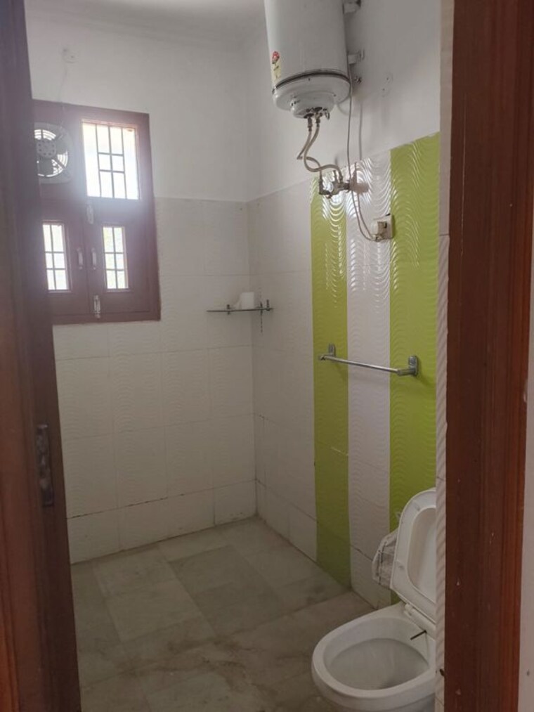 Bathroom, sector 4 3.5 Bedroom 2500 Sq.Ft. Independent House In Sector 4 Panchkula 10681316