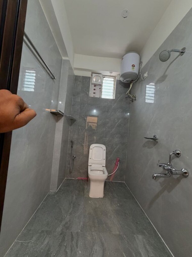 Bathroom, sumadhura-olumpus 3 Bedroom 2010 Sq.Ft. Apartment In Nanakramguda Hyderabad 10681320