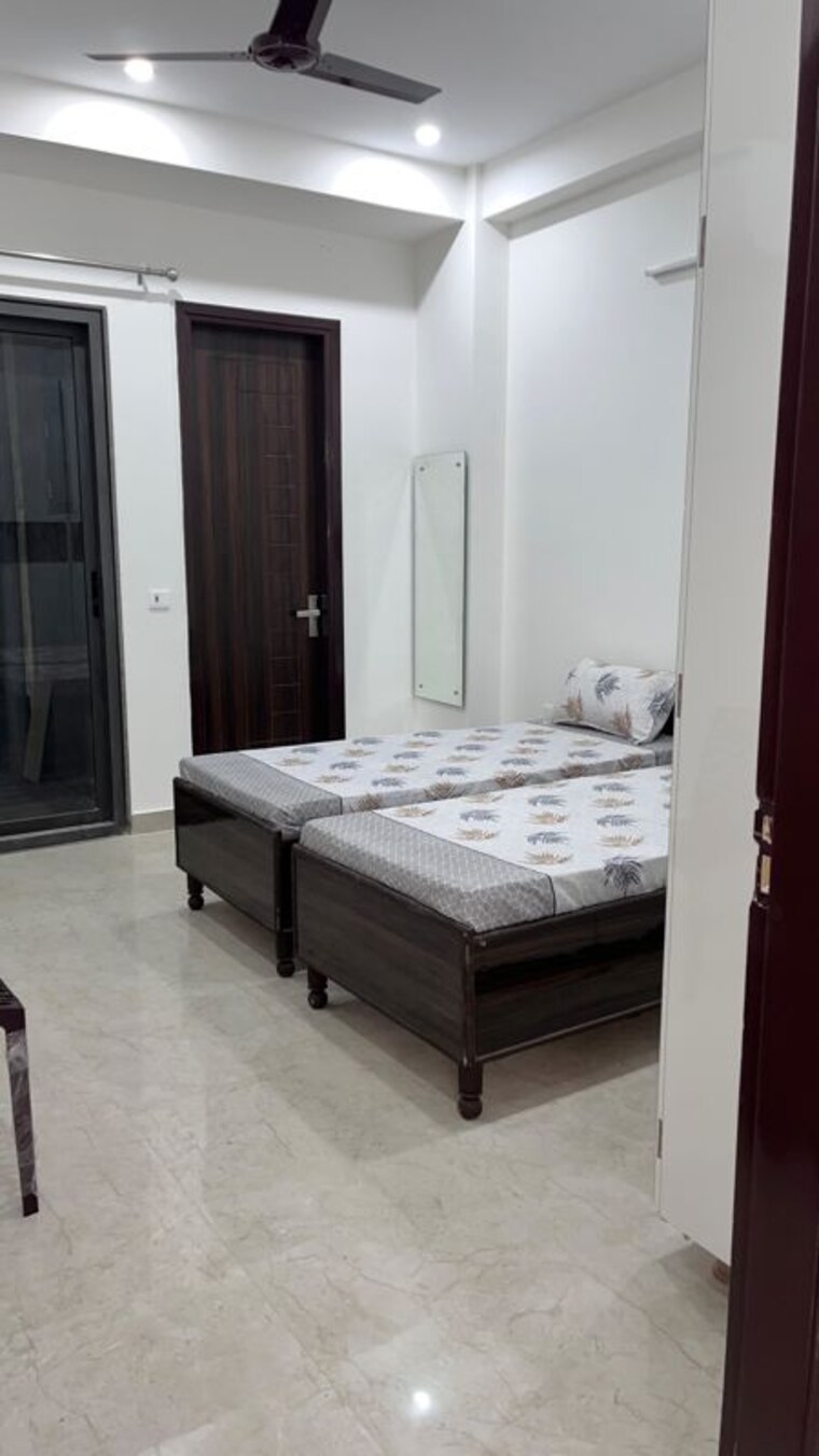 Bedroom, sector 38 Pg For Girls In Sector 38 10681323