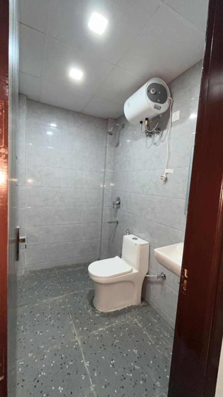 Bathroom, sector 38 Pg For Girls In Sector 38 10681323