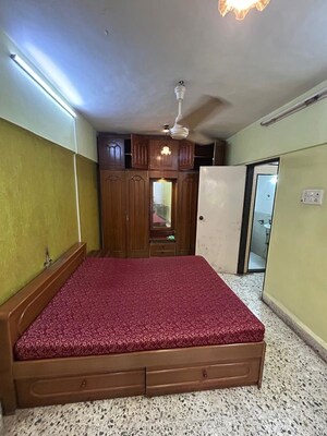 Bedroom in 1 BHK Apartment at Andheri West – for Rent