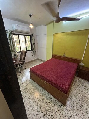 Bedroom in 1 BHK Apartment at Andheri West – for Rent