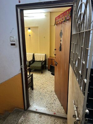 1 BHK Apartment – Entrance View at Andheri West - for Rent