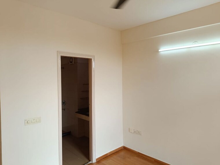 Room, bestech-park-view-residency 1 Bedroom 650 Sq.Ft. Apartment In Sector 3 Gurgaon 10681346