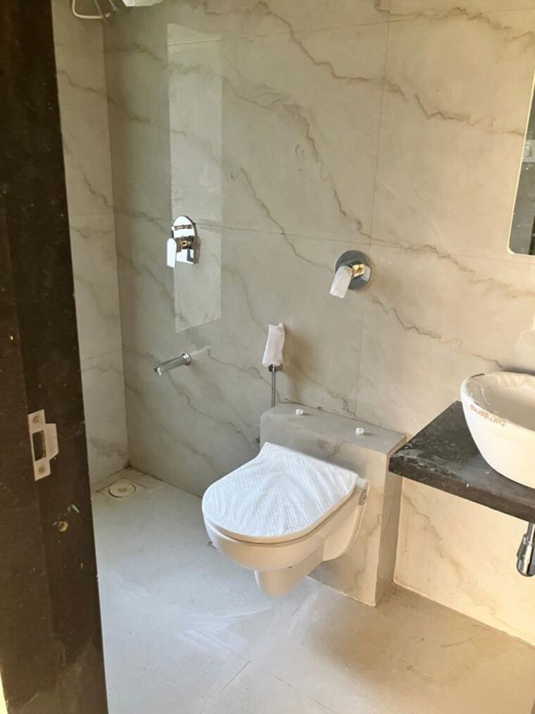 Bathroom, tigon-elite 2 Bedroom 693 Sq.Ft. Apartment In Chembur Mumbai 10681355