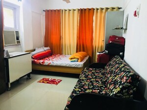 Bedroom in 1 BHK Apartment at Lokhandwala Complex – for Rent