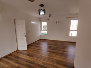 Room in 3 BHK Apartment at Orchid Petals, Sector 49 – for Rent