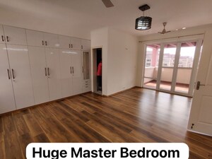 Building Lobby in 3 BHK Apartment at Orchid Petals, Sector 49 – for Rent