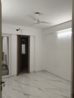 Room in 3.5 BHK Apartment at M3M Soulitude, Sector 89 – for Rent