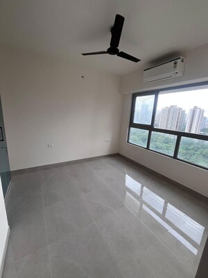 Room in 2 BHK Apartment at Piramal Vaikunth, Balkum Pada – for Rent