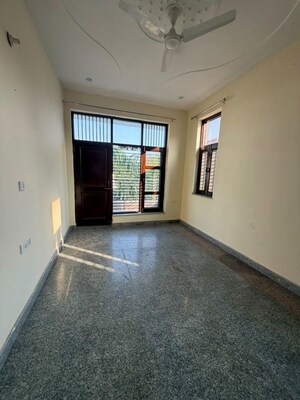Room in 3 BHK Builder Floor at Sector 15 – for Rent