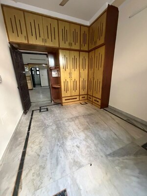 Room in 3 BHK Builder Floor at Sector 15 – for Rent