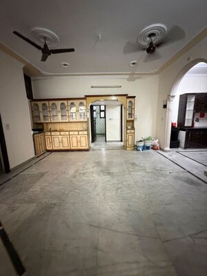 3 BHK Builder Floor For Rent in Sector 15