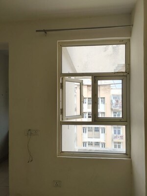 Room in 2 BHK Apartment at Shree Vardhman Mantra, Sector 67 – for Rent