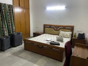 Bedroom in 3 BHK Builder Floor at Sector 31 – for Rent