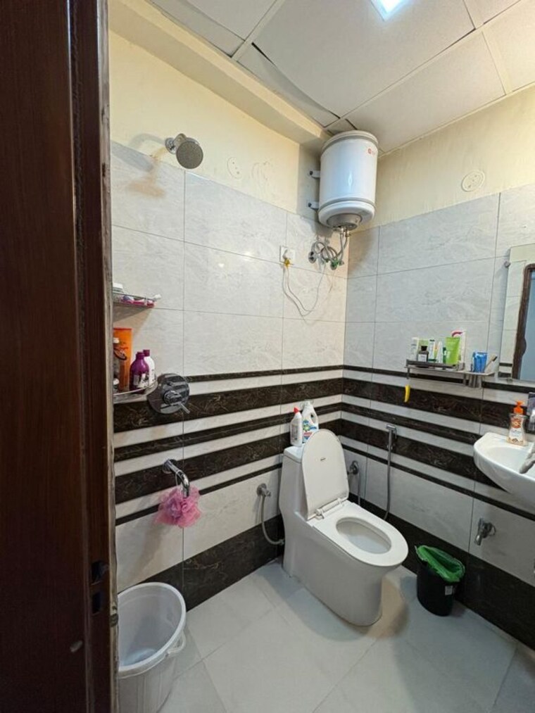 Team Area, sector 31 3 Bedroom 1900 Sq.Ft. Builder Floor In Sector 31 Gurgaon 10681425