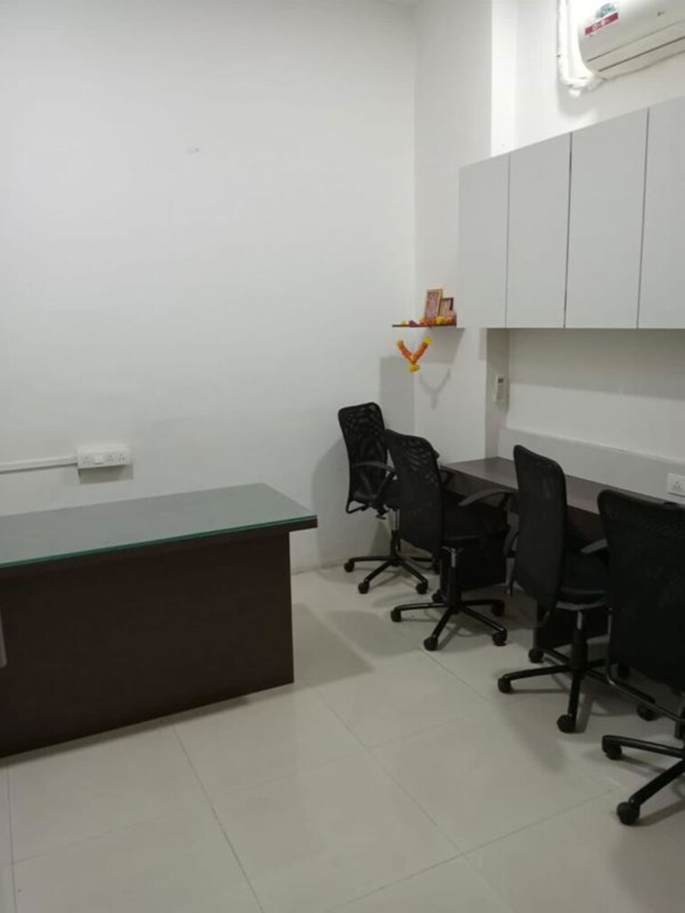 Team Area, express-zone Commercial Office Space 120 Sq.Ft. In Malad East Mumbai 10681435