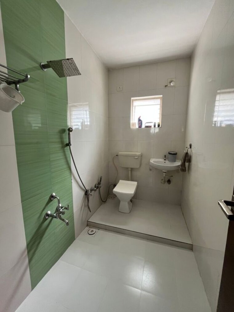 Bathroom, science city 4 Bedroom 269 Sq.Yd. Villa In Science City Ahmedabad 10681441