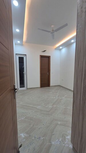 3 BHK Builder Floor For Rent in Chittaranjan Park