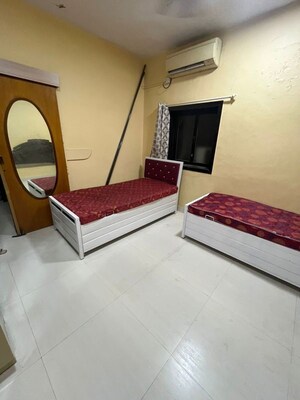 Bedroom in  Pg at Malad West – for Rent