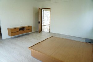 Room in 5 BHK Villa at Gold Fish Zresta, Kokapet – for Rent
