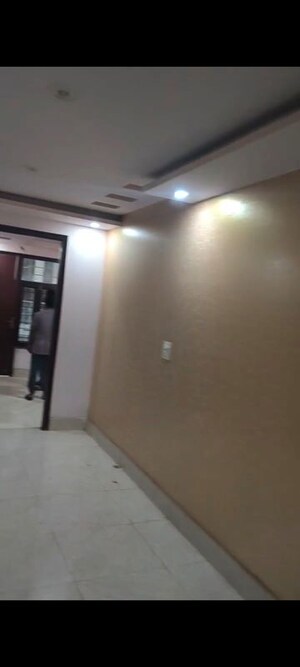 Room in 3 BHK Builder Floor at Maan Heights, Gaur City 1 – for Rent