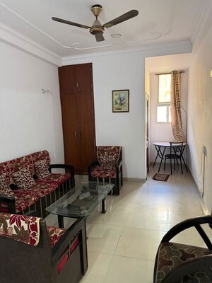 Bedroom in 2 BHK Builder Floor at Sector 55 – for Rent