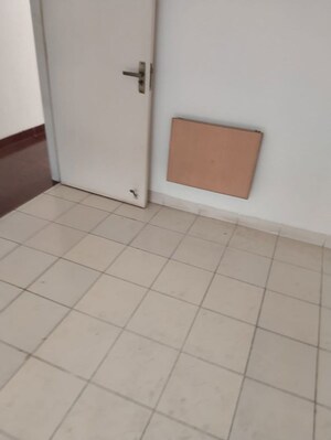 Room in 3 BHK Apartment at Santacruz West – for Rent