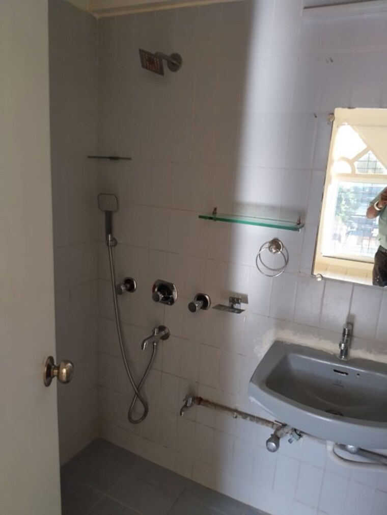 Bathroom, santacruz west 3 Bedroom 1500 Sq.Ft. Apartment In Santacruz West Mumbai 10681515