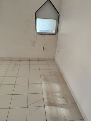 Room in 3 BHK Apartment at Santacruz West – for Rent