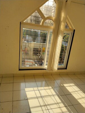 Furnished Amenities in 3 BHK Apartment at Santacruz West – for Rent