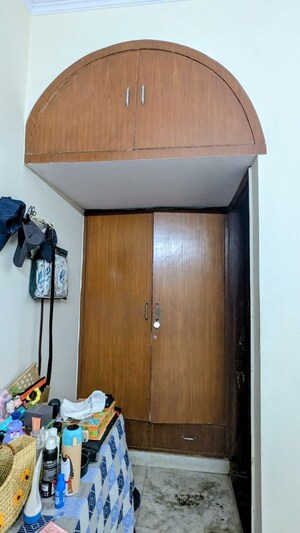 Furnished Amenities in 1 RK Independent House at Sector 52 – for Rent