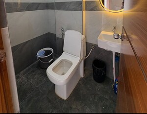 Team Area in 1 BHK Apartment at Symphony Chembur, Chembur – for Sale