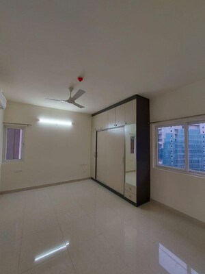 Room in 2 BHK Apartment at Prestige High Fields, Gachibowli – for Rent