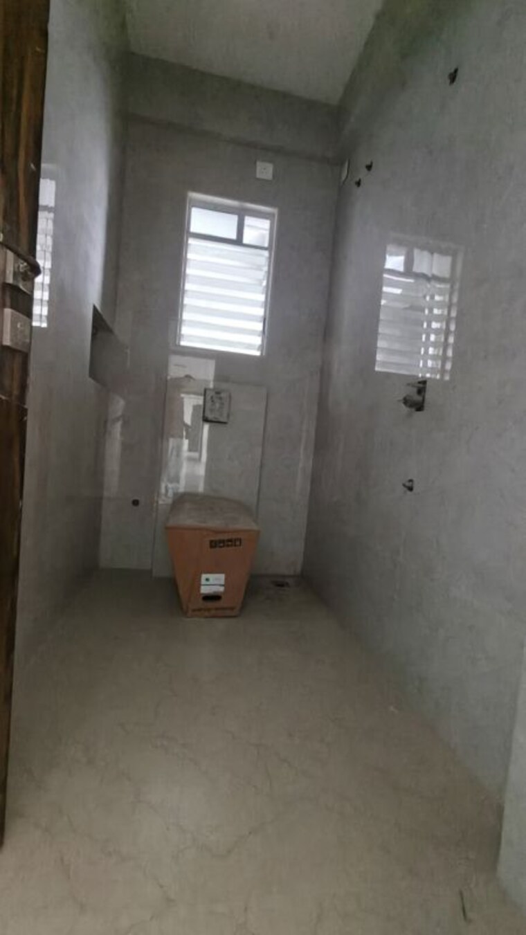 Bathroom, rosa-manhattan 3 Bedroom 1100 Sq.Ft. Apartment In Ghodbunder Road Thane 10681563