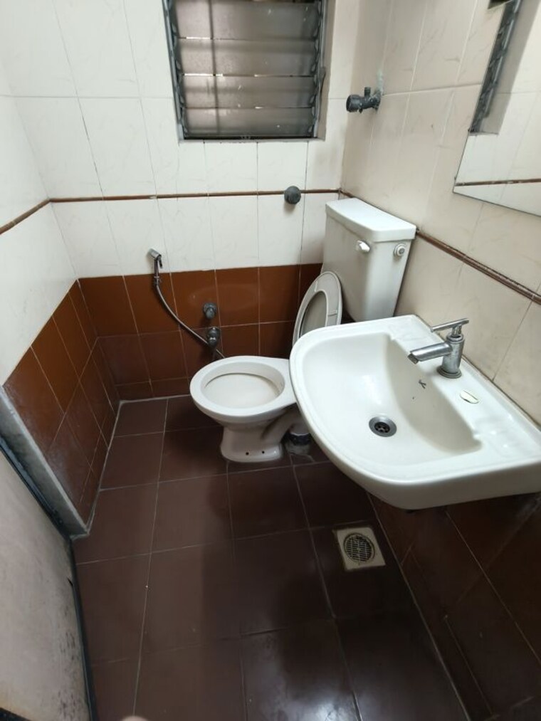 Bathroom, prajapati-tulip 2 Bedroom 970 Sq.Ft. Apartment In Vashi Sector 28 Navi Mumbai 10681564